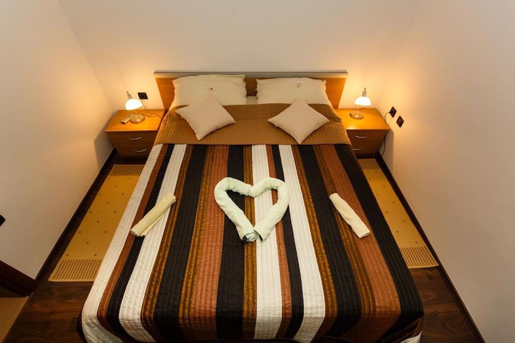 Premium Apartment Near Center And Beach With Parking Krk Town Eksteriør billede