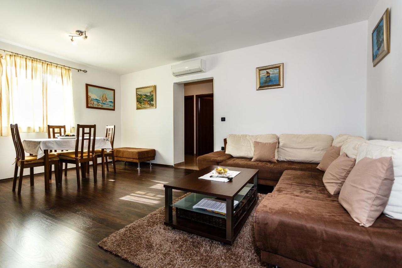 Premium Apartment Near Center And Beach With Parking Krk Town Eksteriør billede